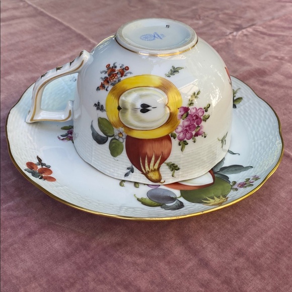 Herend Handpainted fruit and flora large tea cup and saucer plate. Antique - Picture 4 of 16